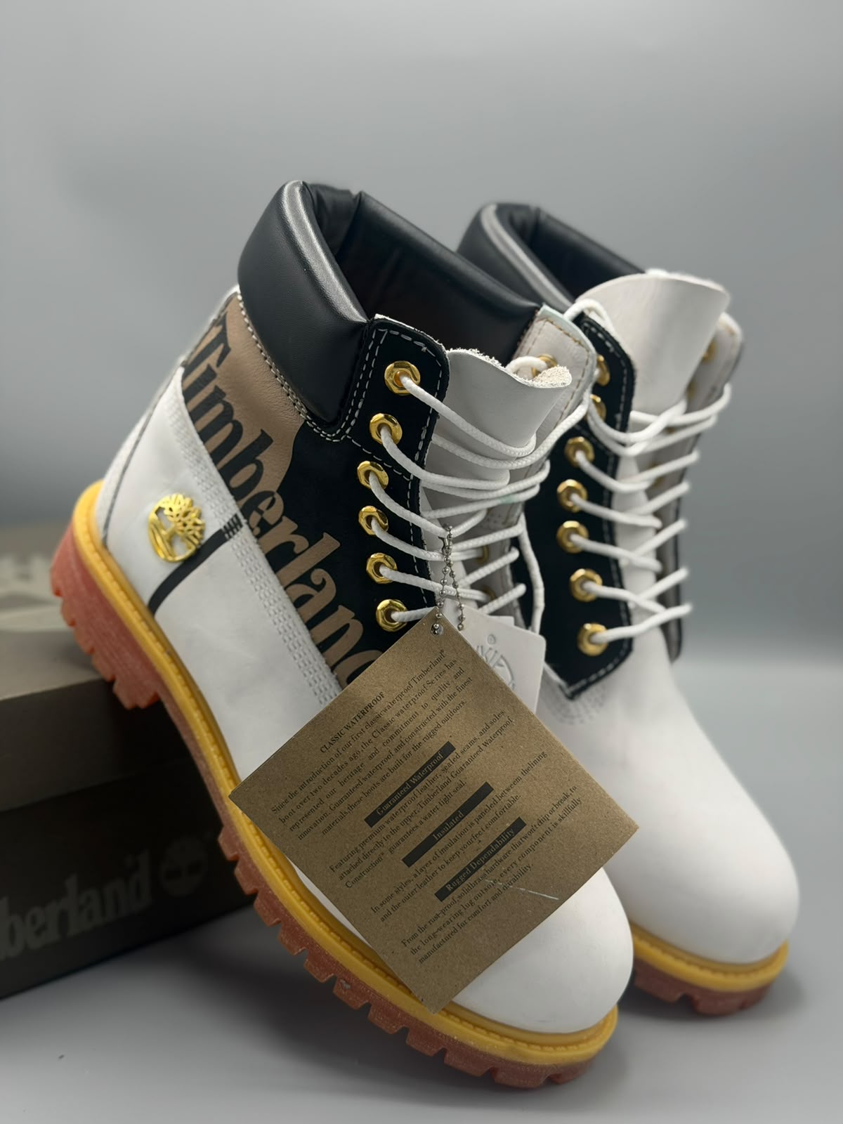 Bota Timberland Premium Logo – Negro / Gris / Blanco con Cafe