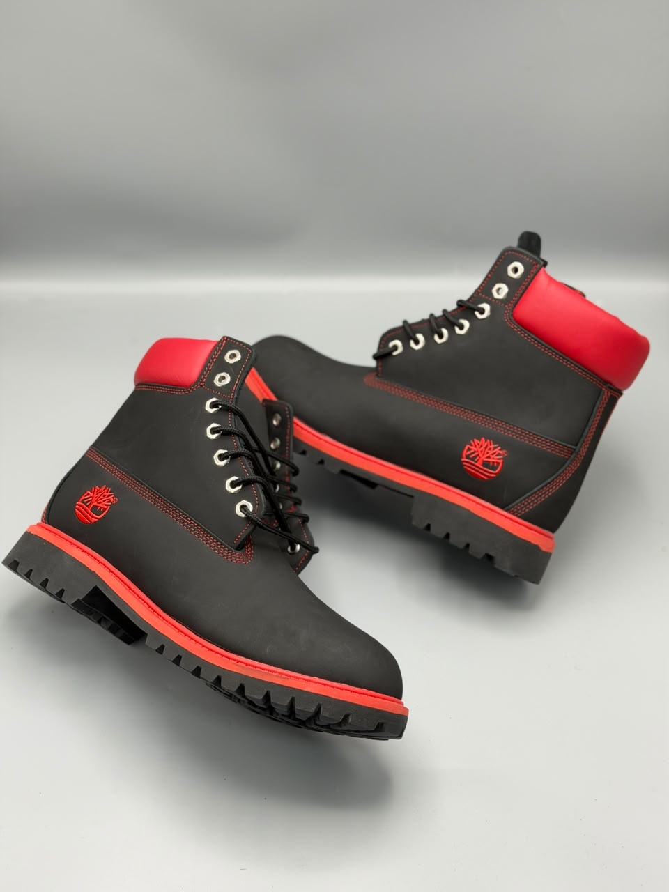 Bota Timberland 6-Inch – Negra con Rojo