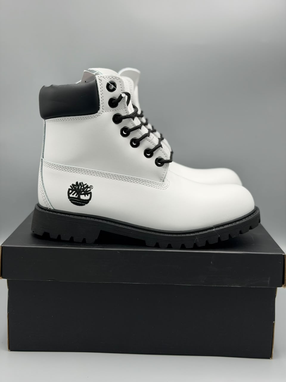 Bota Timberland 6-Inch – Blanca con Negro