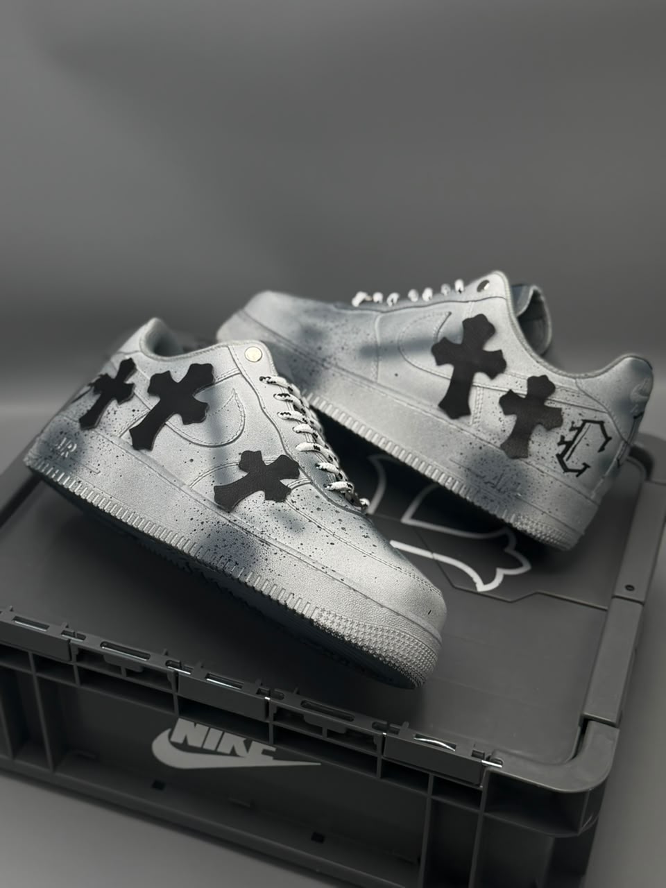 Nike Air Force 1 x Chrome Hearts – Plateado / Negro