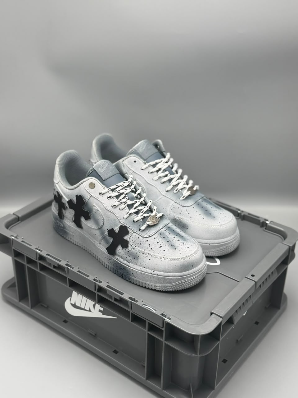 Nike Air Force 1 x Chrome Hearts – Plateado / Negro