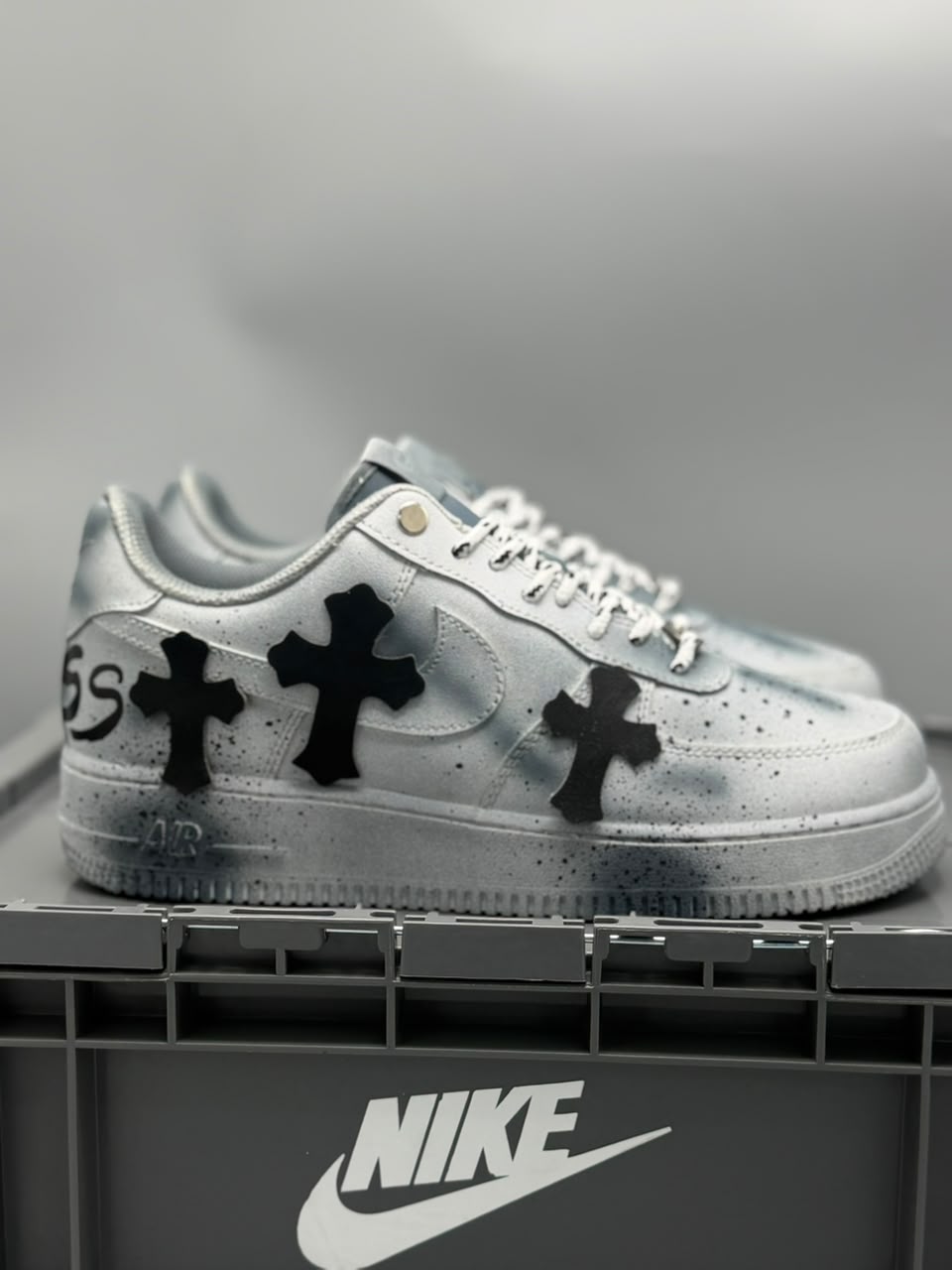 Nike Air Force 1 x Chrome Hearts – Plateado / Negro