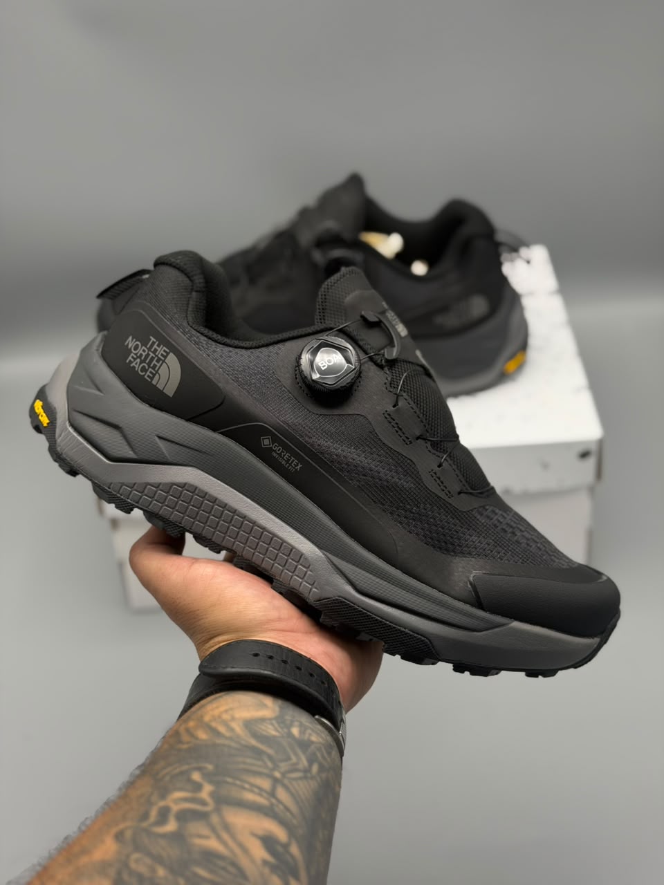 The North Face GORE-TEX – Negro / Gris Oscuro