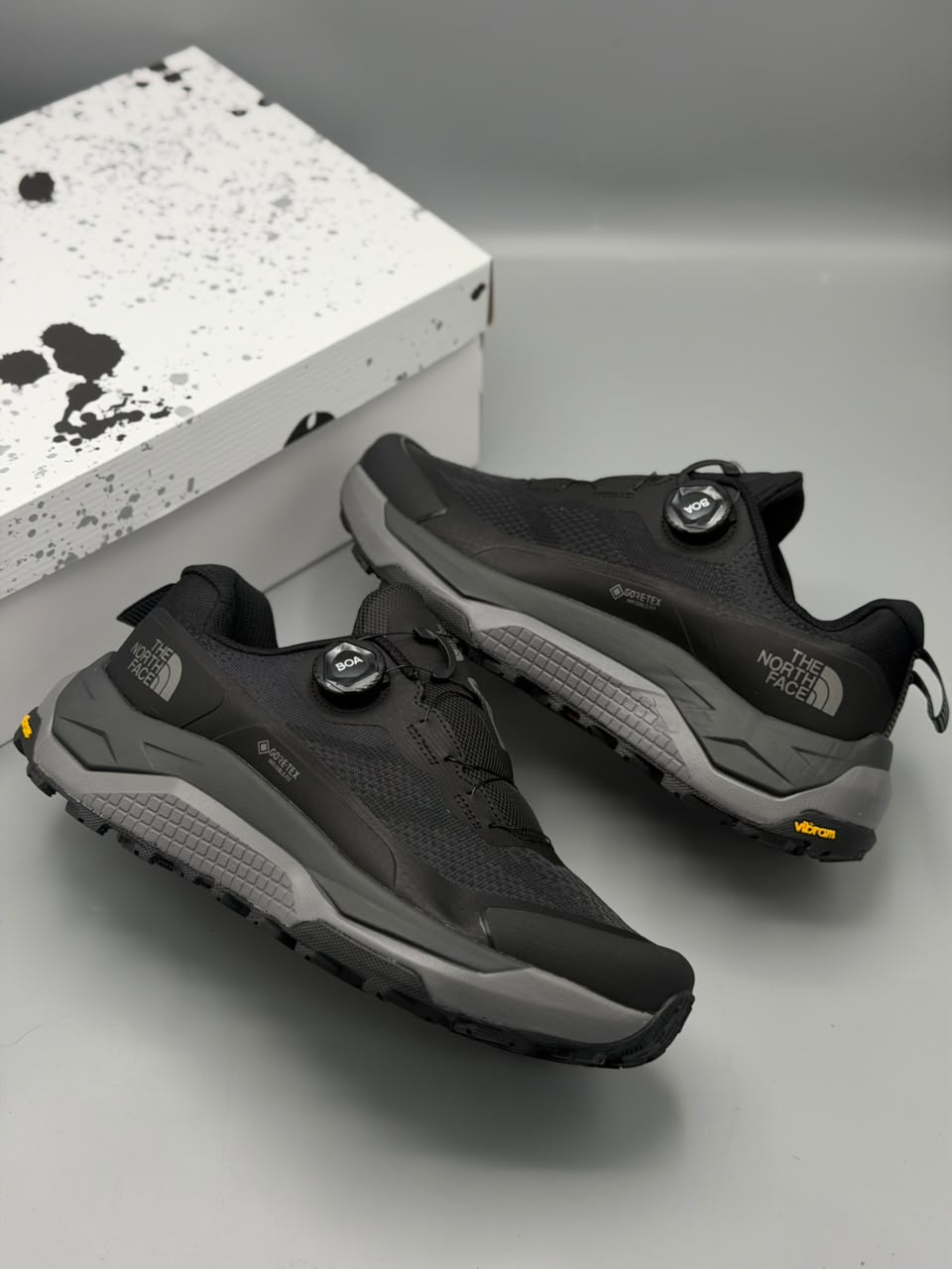 The North Face GORE-TEX – Negro / Gris Oscuro