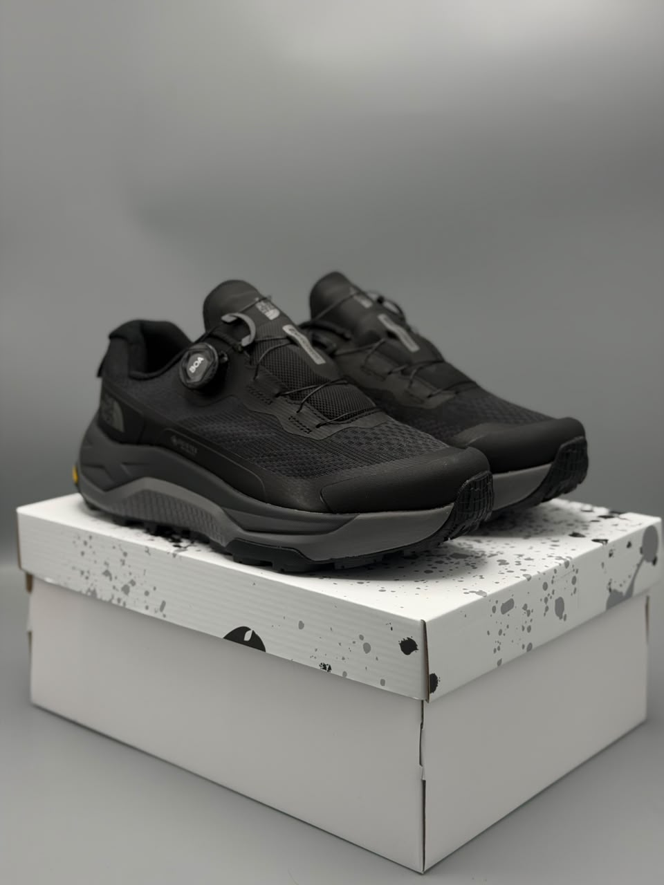 The North Face GORE-TEX – Negro / Gris Oscuro