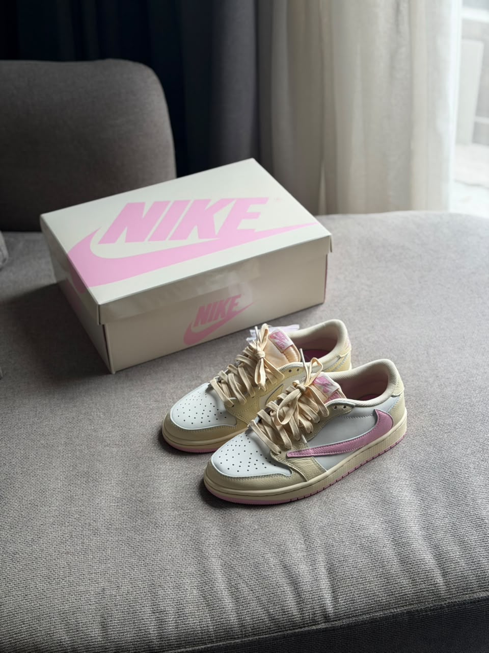 Air Jordan 1 Low x Travis Scott – Crema, Blanco y Rosa | Calidad G5