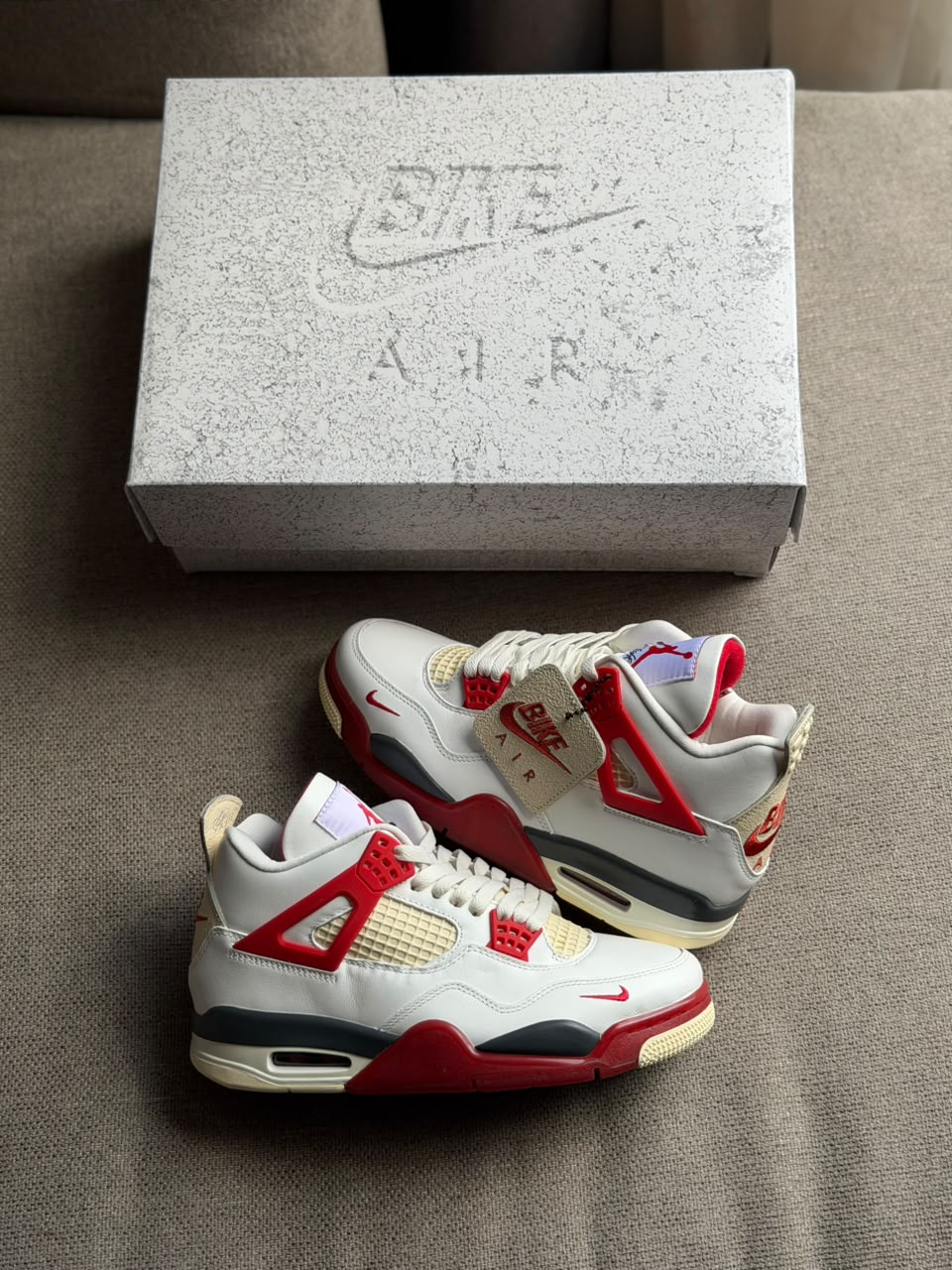 Air Jordan 4 Retro – Blanco, Rojo y Gris | Calidad G5