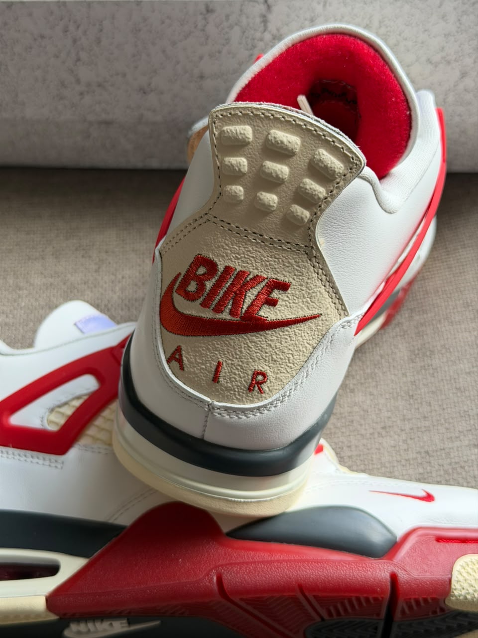 Air Jordan 4 Retro – Blanco, Rojo y Gris | Calidad G5