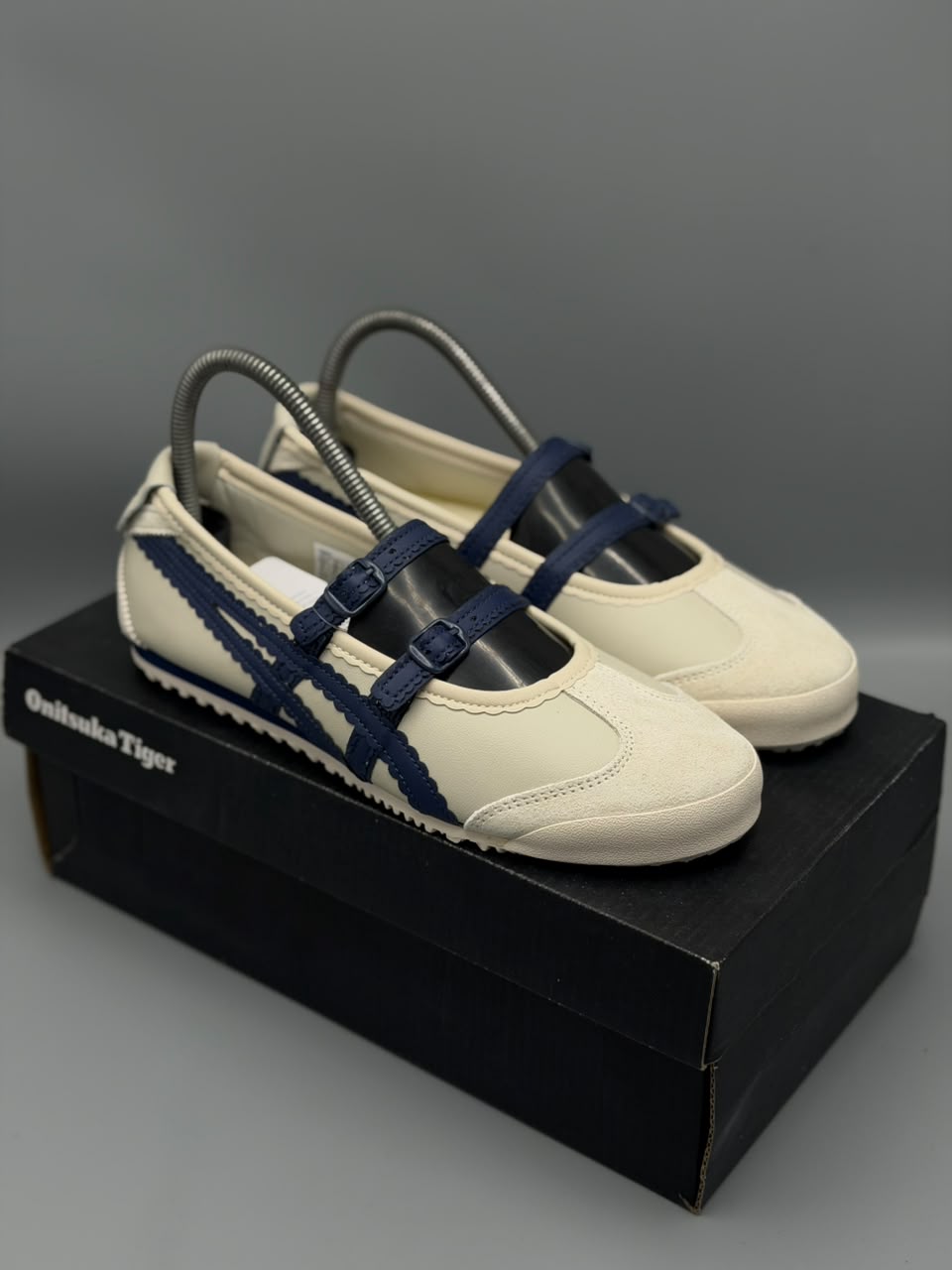 Onitsuka Tiger Mexico 66 – Rosa con Negro / Crema con Azul Marino