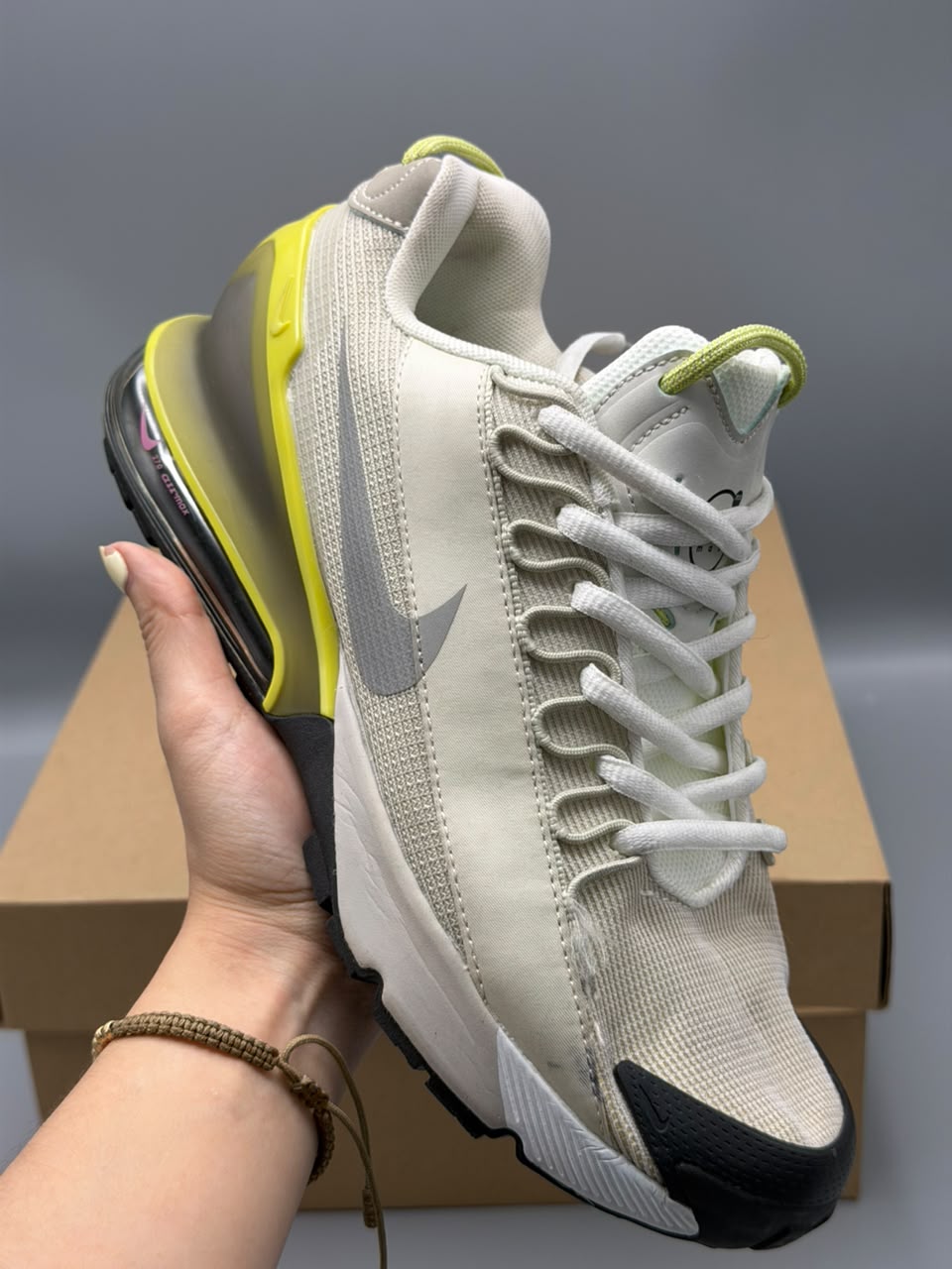 Nike Air Max Pulse – Blanco, Verde, Negro y Plateado | PROMOCIONES