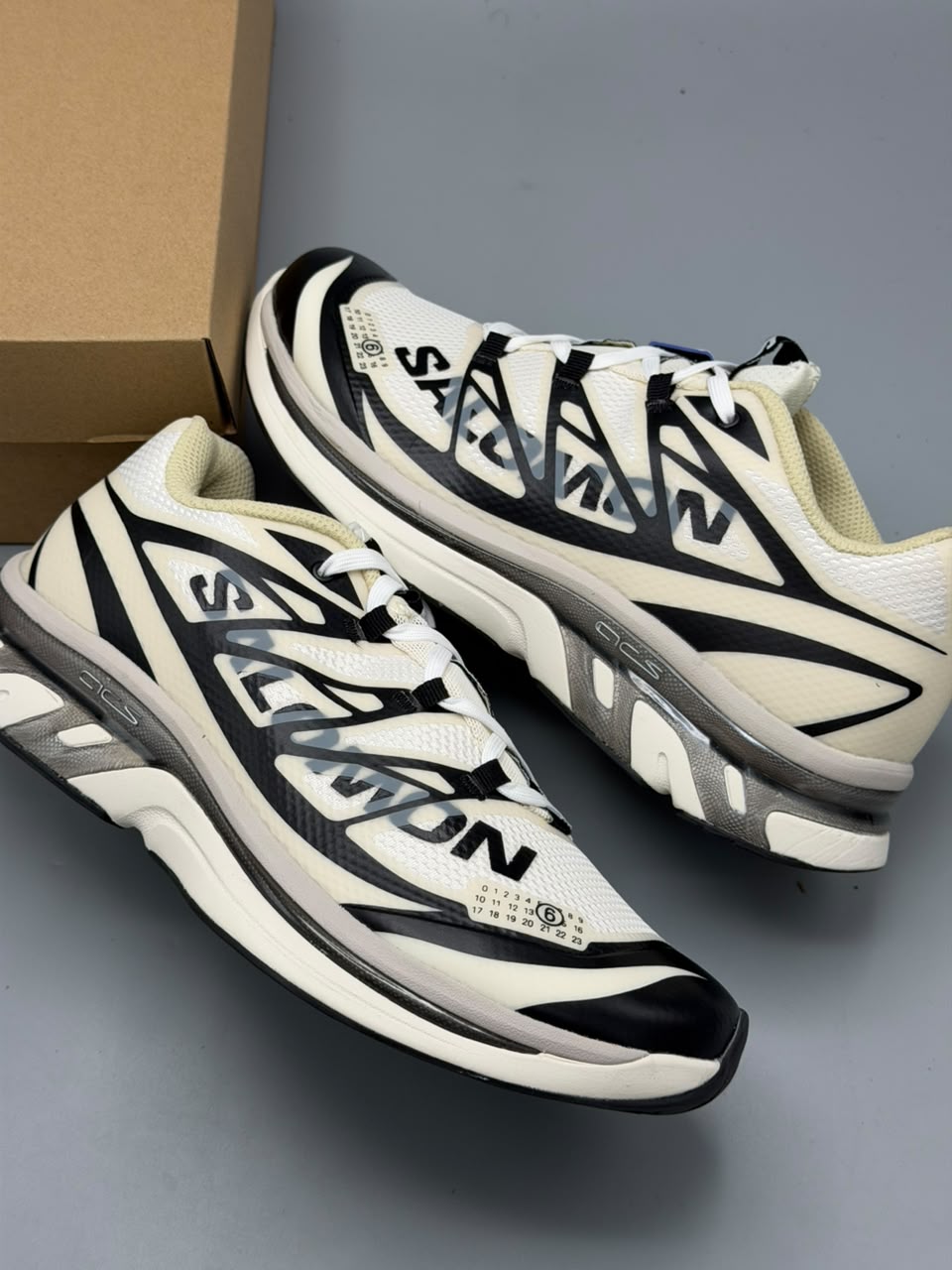 MM6 Maison Margiela x Salomon ACS Pro – Blanco, Negro y Plateado | Calidad G5