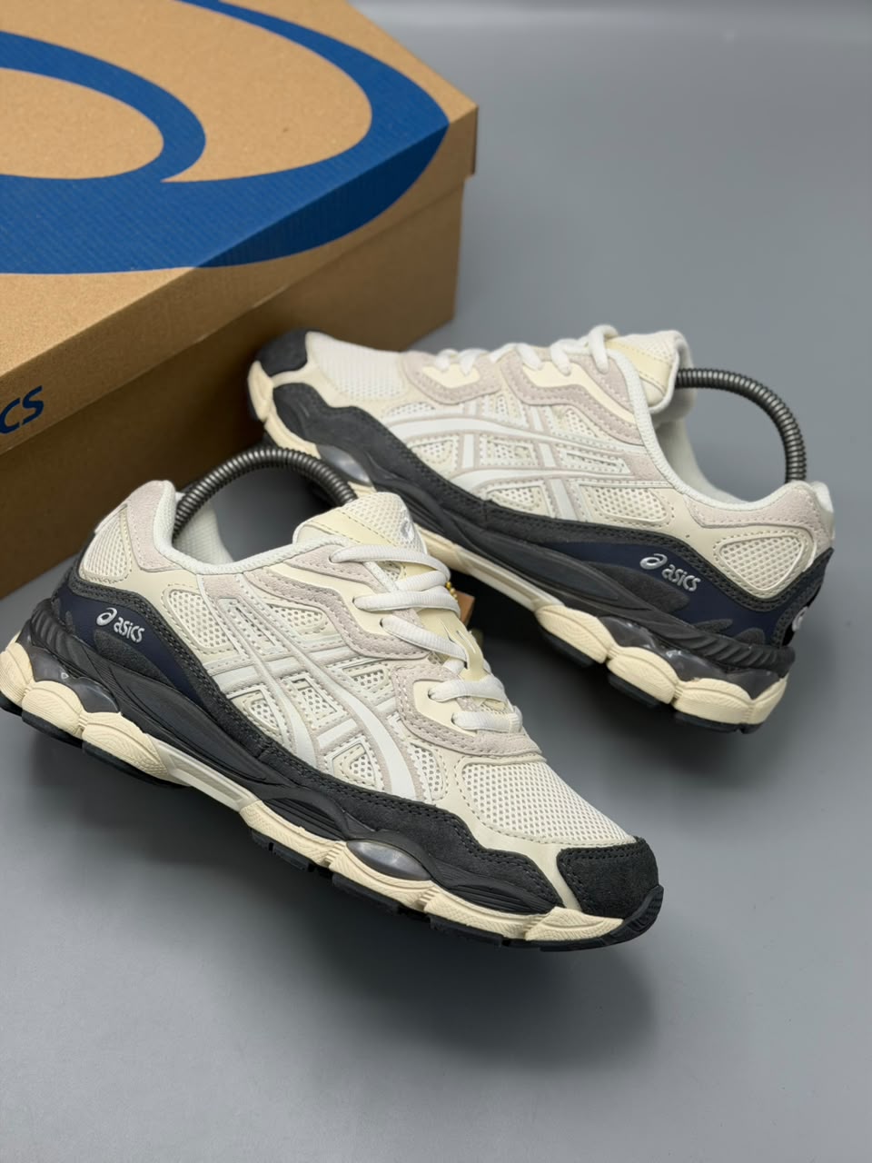 ASICS GEL-NYC – Crema, Beige y Negro