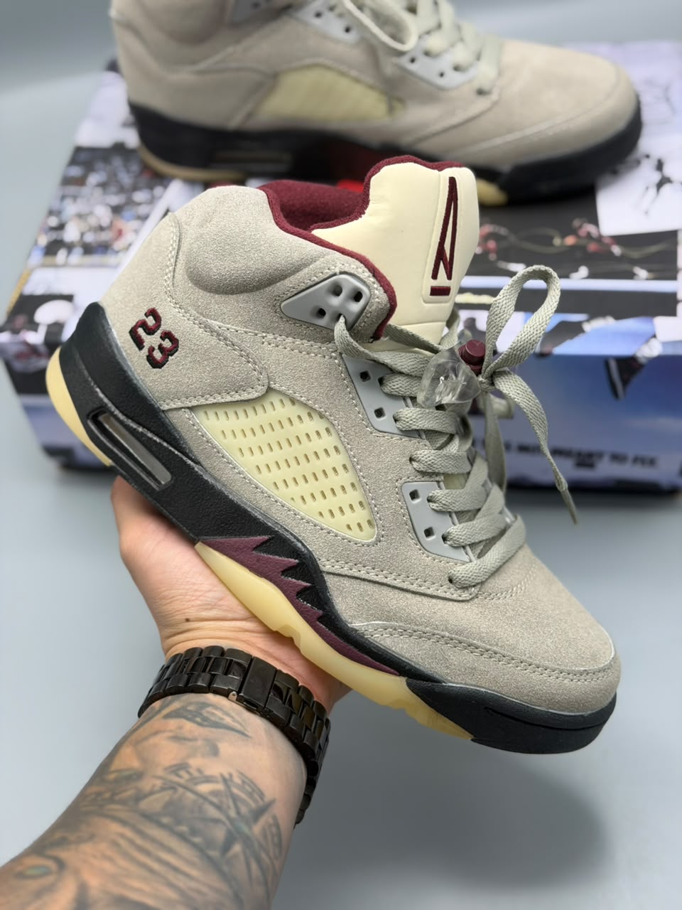 A Ma Maniere x Air Jordan 5 “Violet Ore” – Beige, Crema y Vinotinto
