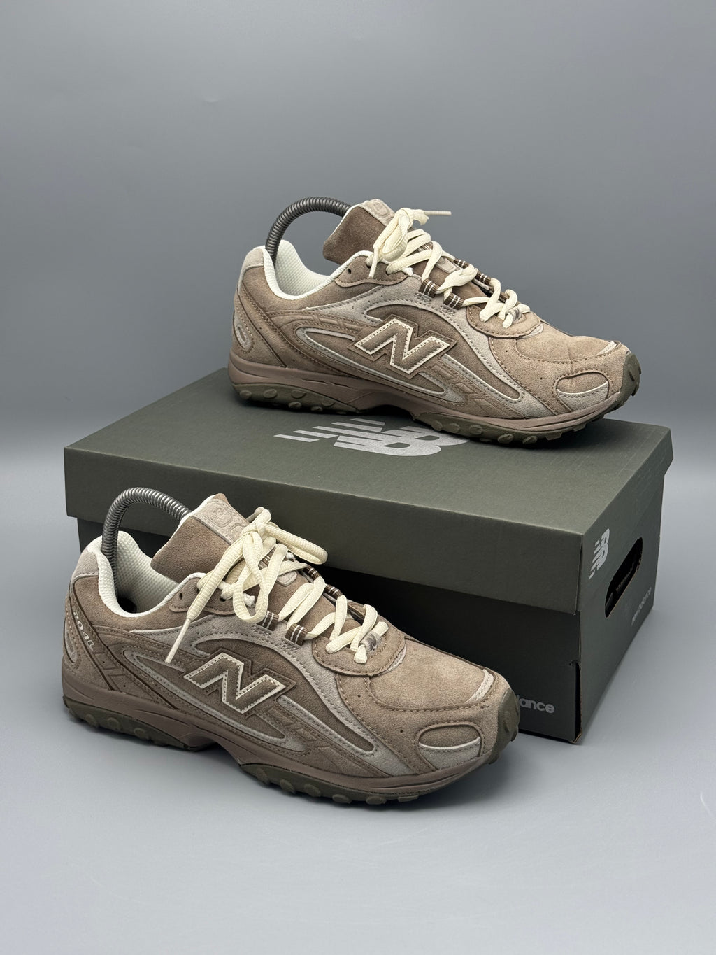 New Balance 204L